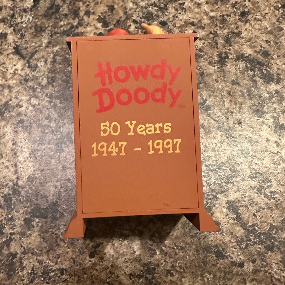 Hallmark KEEPSAKE the Label Howdy Doody Ornament with Red Plaid - Picture 3 of 4